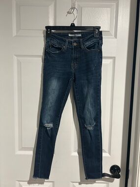 Dark Blue Distressed Women’s Skinny Jeans
